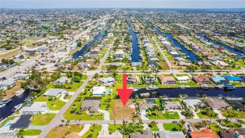 Waterfront Lot in Cape Coral