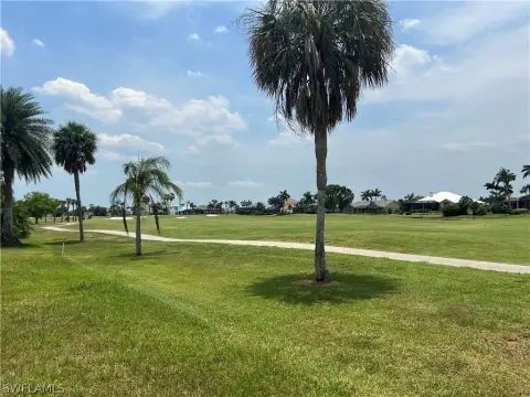 Residential Land in Cape Coral