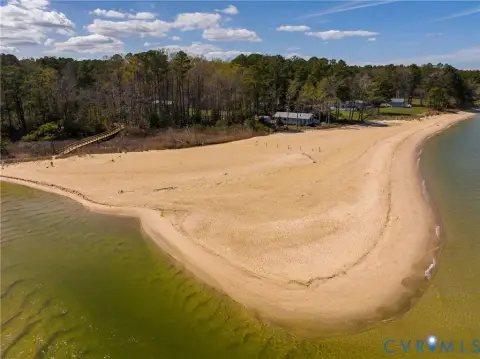 Bay Quarter Shores Land