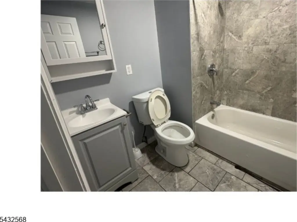 Picture 16