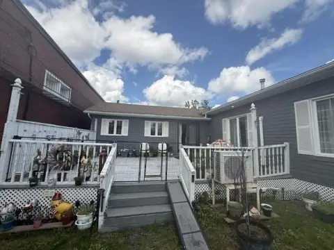 Adaptable Specialty Commercial Building