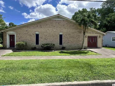 Versatile Property in Mayfield, Kentucky