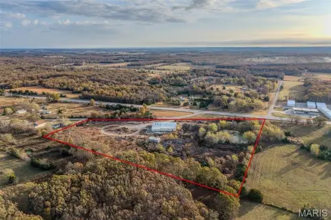 Versatile Property in Lebanon, MO