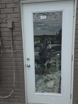 Renovated Mixed-Use Space, Hollywood