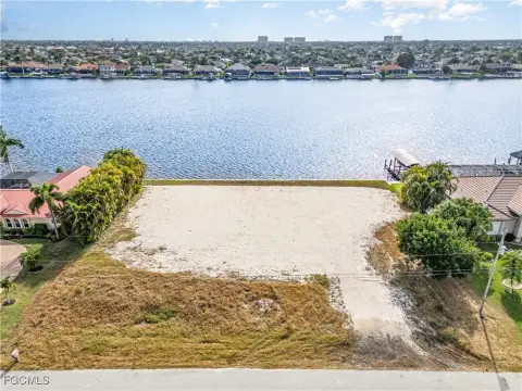 Cape Coral Buildable Oversized Lots