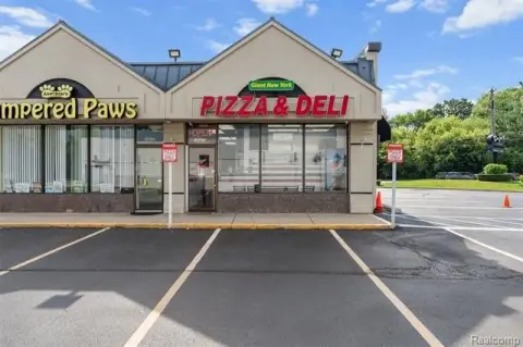 Established Pizzeria and Deli Business