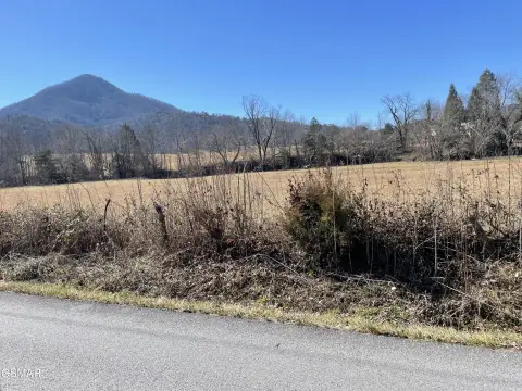 Unrestricted Land Near Smoky Mountains