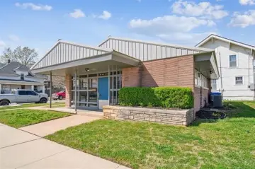 Commercial Building in Miami, OK