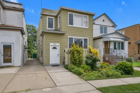 Detached Two-Family Duplex