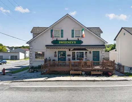 Mixed-Use Building with Restaurant Space