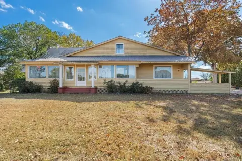 Established Restaurant on Multi-Structure Estate