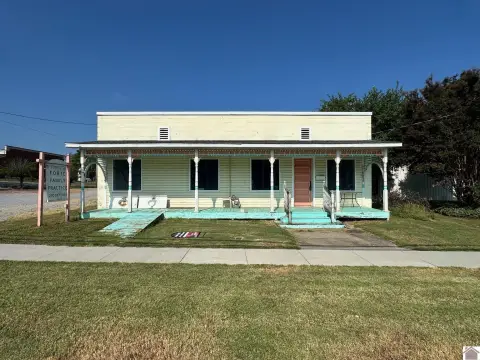 Versatile Commercial Building in Benton, KY