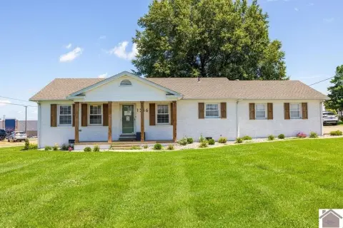 Versatile Commercial Building in Mayfield