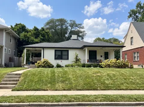 Duplex with Separate Garage Bays