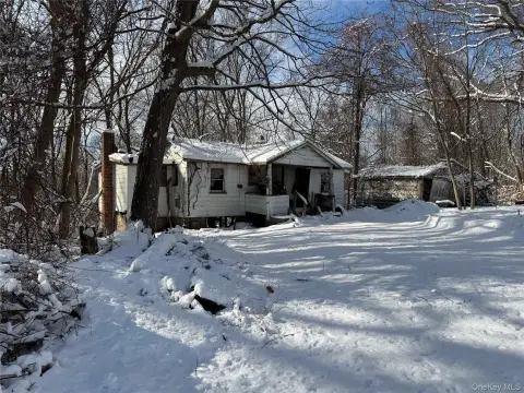 Brewster Land with Cottage