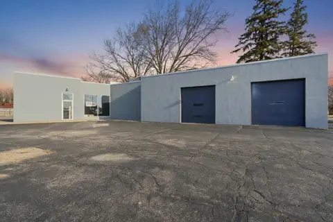 Commercial Warehouse in Palatine, IL