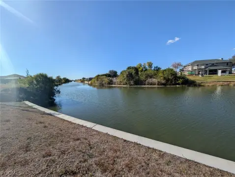 Waterfront Lot in Cape Coral
