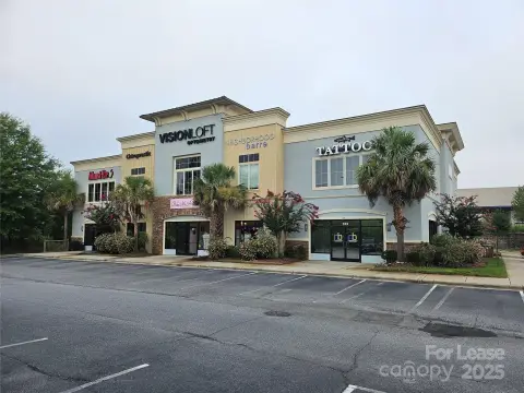Premier Retail-Office Space Near Mall
