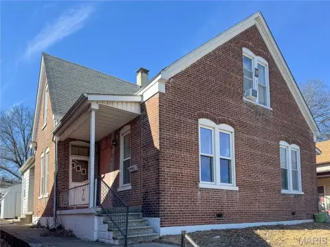 Belleville Duplex: Investment Opportunity