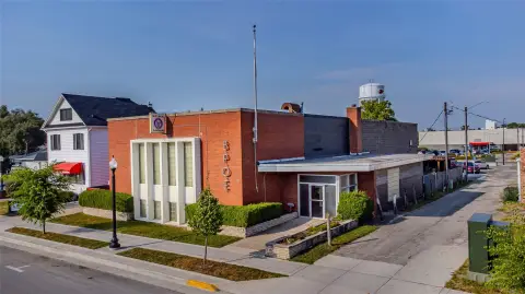 Versatile Commercial Building in Newton