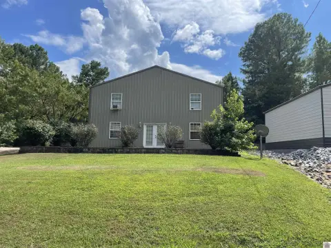 Boat/RV Storage with Studio Apartment