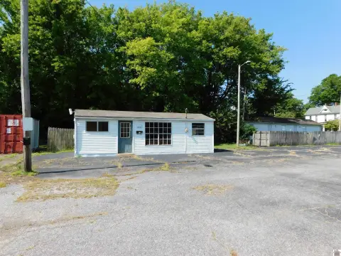 Paducah Commercial Lot on 4th