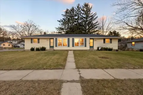 Janesville Duplex: Investment Opportunity