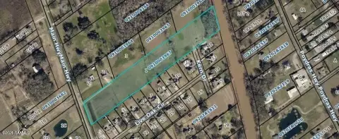 Residential Land in Breaux Bridge