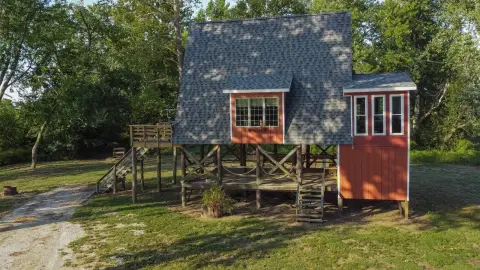 Mississippi Riverfront Recreational Land with Cabin