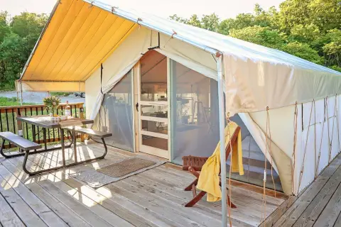 Glamping Retreat Development Land