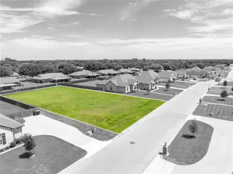 Residential Land in Fox Run