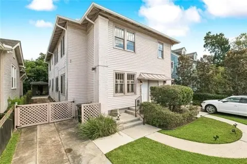 Spacious Duplex Near Tulane, Loyola
