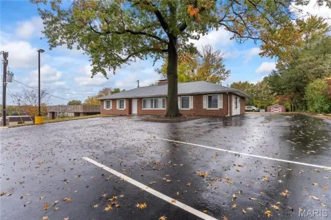 Versatile Renovated Commercial Space