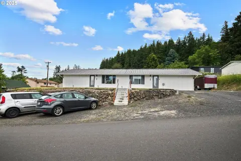 Remodeled Duplex in Kalama, WA