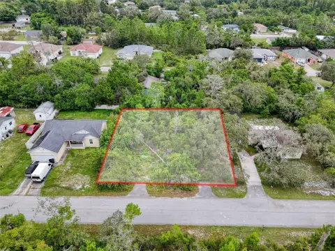 Residential Land in New Port Richey