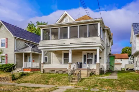 Income-Generating Duplex in Canton, OH