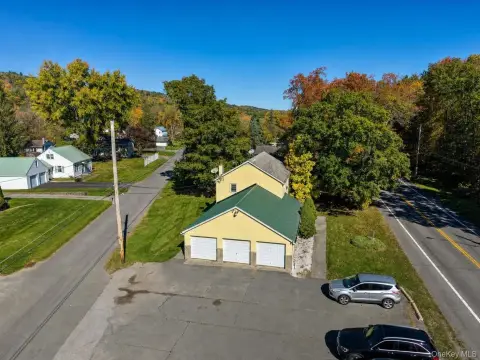 3-Bay Mixed-Use Property