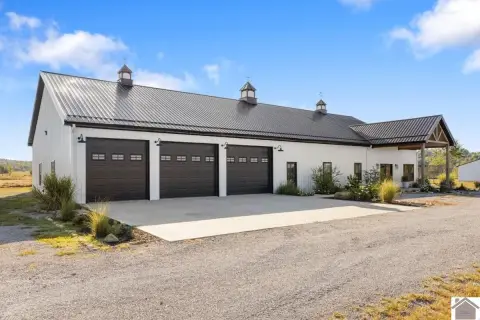 Hopkins County Acreage with New Home