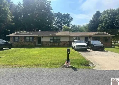 Duplex Near Rolling Hills Country