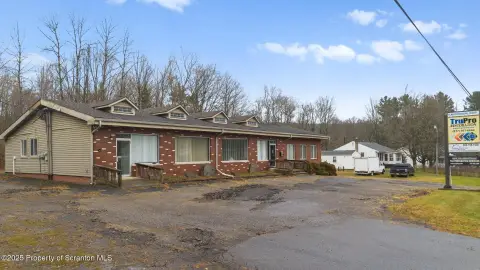 Versatile Commercial Building on PA-307