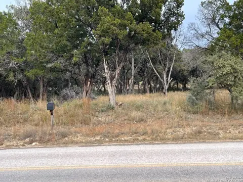Bandera, TX Buildable Lot