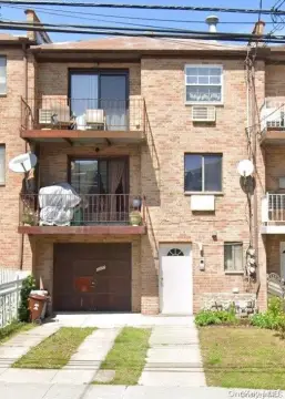 Bronx Triplex with Seven Bedrooms