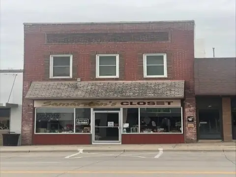 O'Neill Commercial Building with Income