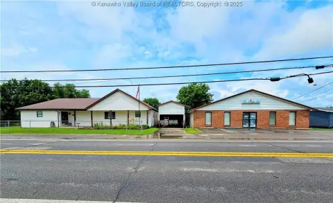 Multi-Use Property with High Visibility