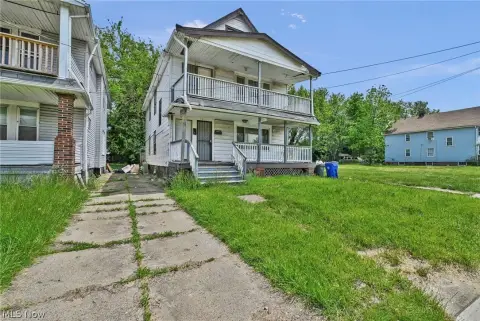 Cleveland Duplex: Investment Opportunity