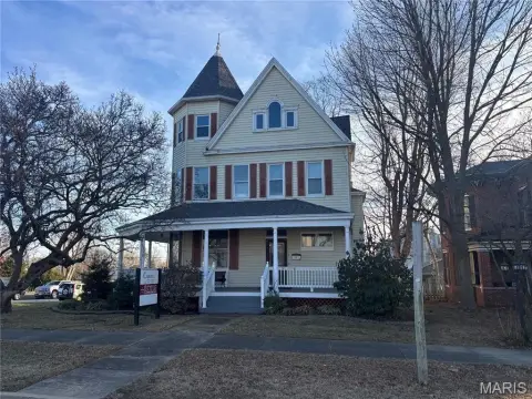 Victorian Office Building Near Courthouse