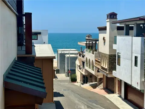 Remodeled Ocean-View Duplex