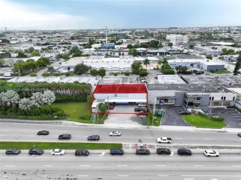 Doral Freestanding Building with Showroom