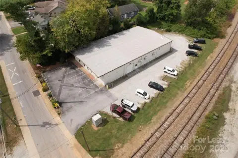 Hendersonville Warehouse with Office Space