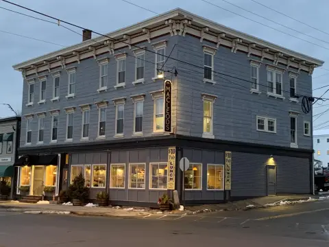 Historic Mixed-Use Building with Restaurant